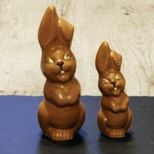 Lachhasen groß und klein, € 6,00 bzw. € 3,00